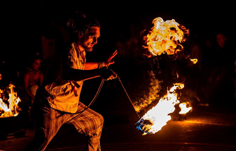 City of Wings Upside down acro svanwilde(at)pm