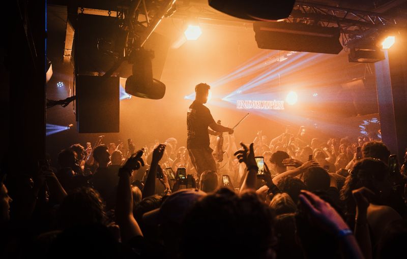 Crowd Atmosphere Indruipen (Graan Fabriek Groningen, The Netherlands)