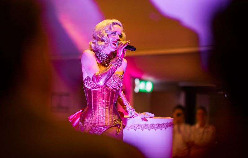 burlesque .taart boeken.jpeg