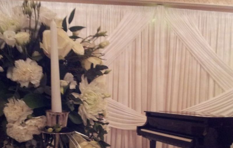 WEDDING PIANIST FOR HIRE