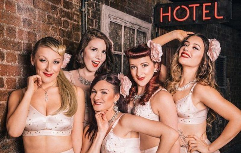 burlesque-showgirls-for-hire-london.jpg